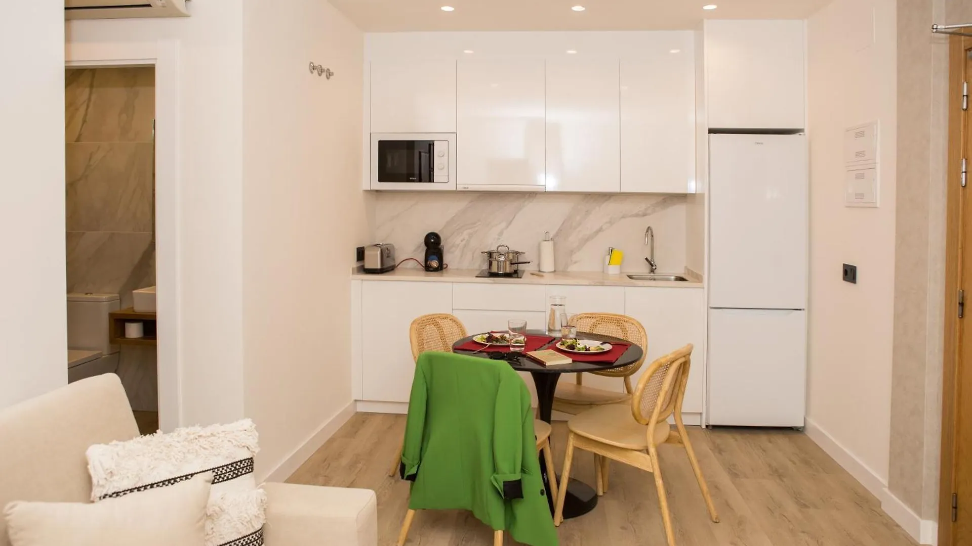Apartamentos Malaga Premium - Calle San Telmo 0*,