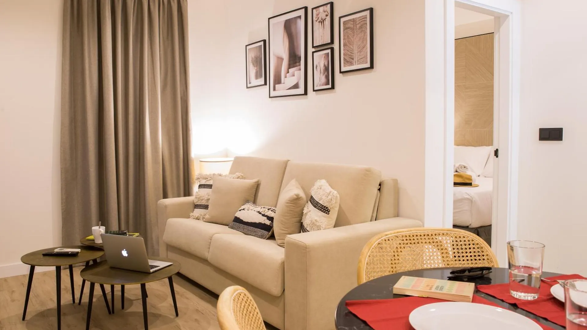 Apartamentos Málaga Premium - Calle San Telmo España